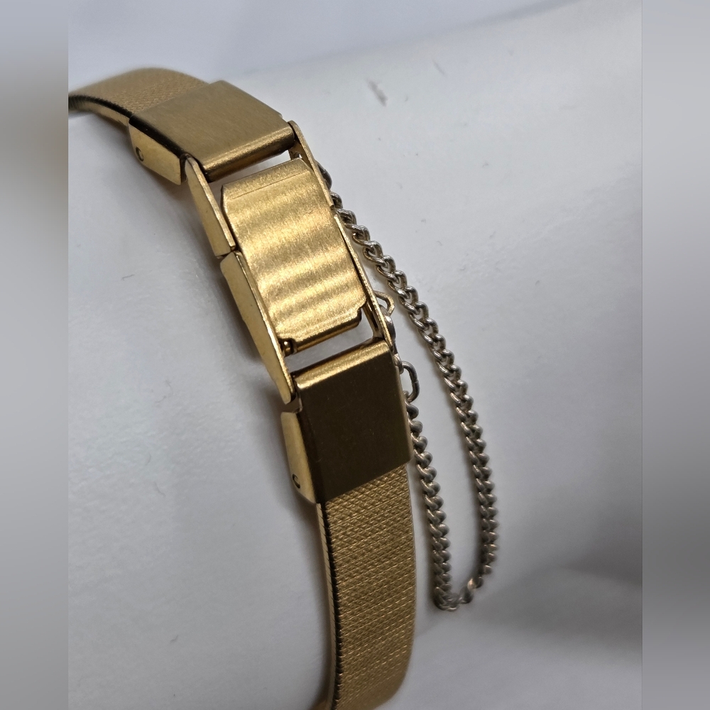 Seiko Quartz Vintage Women's Watch Small Gold Tone Face 6.5" - Picture 7 of 11